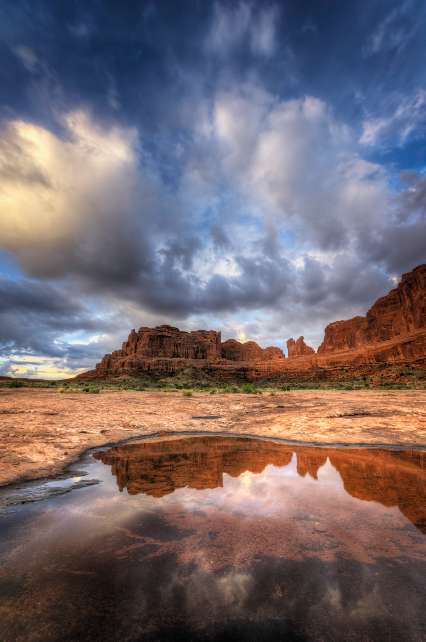 Sunrise near the Courthouse Towers.Arches National Park19 May 2015This is an HDR image consisting of 5 exposures merged in Photomatix Pro. Additional processing in Lightroom and Photoshop.PENTAX K-3, Sigma 10-20mm f/4-5.6 EX DCISO 100 10 mm  ¹⁄₁₅ sec at ƒ / 11