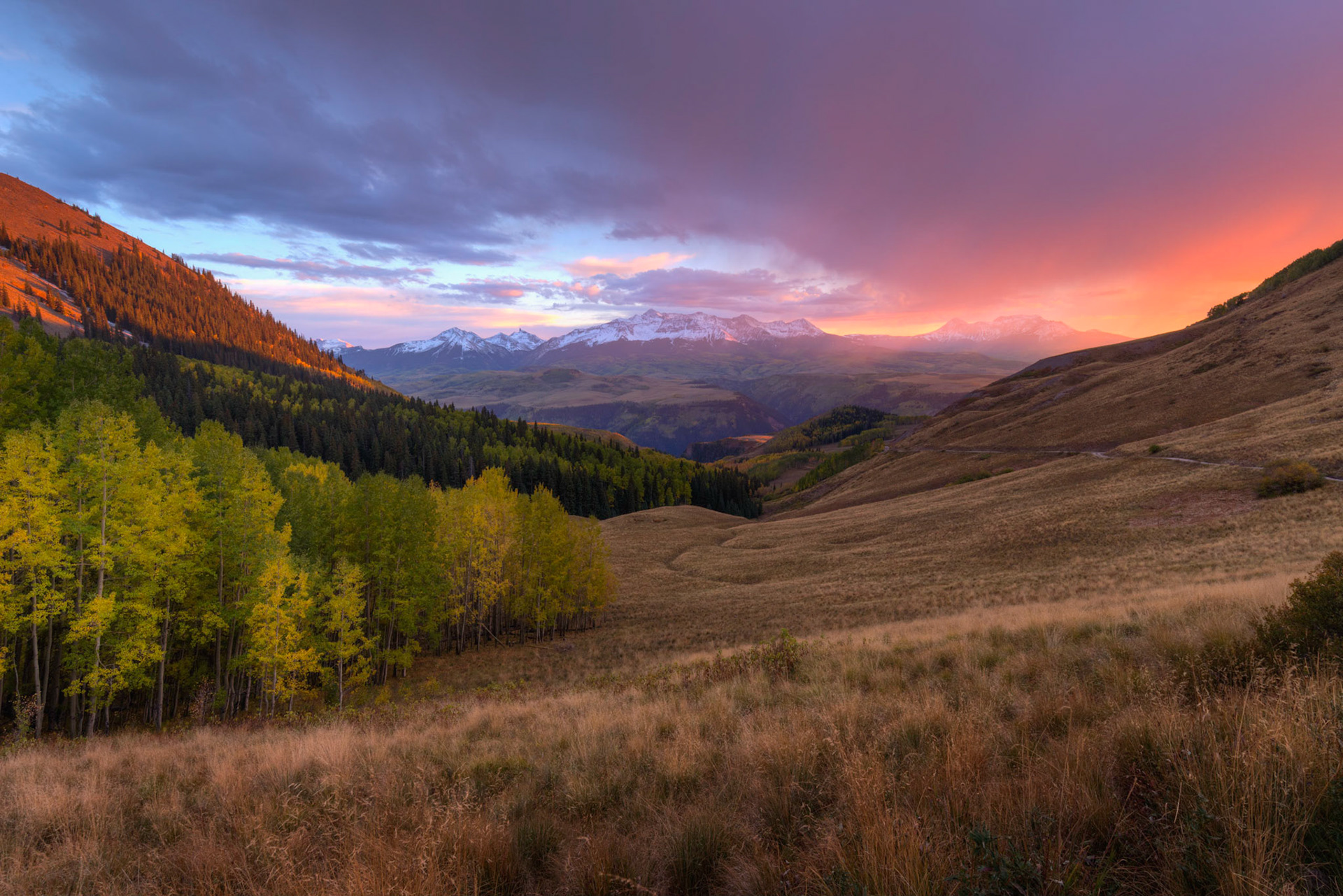 An amazing sunset from Last Dollar Road, near Telluride.  Shortly before this, there was a storm over the distant mountains, and quite a bit of virga was present.  Telluride, ColoradoSeptember 26, 2017PENTAX K-1, HD PENTAX-D FA 15-30mm F2.8ED SDM WRISO 100 18 mm  0.3 sec at ƒ / 16