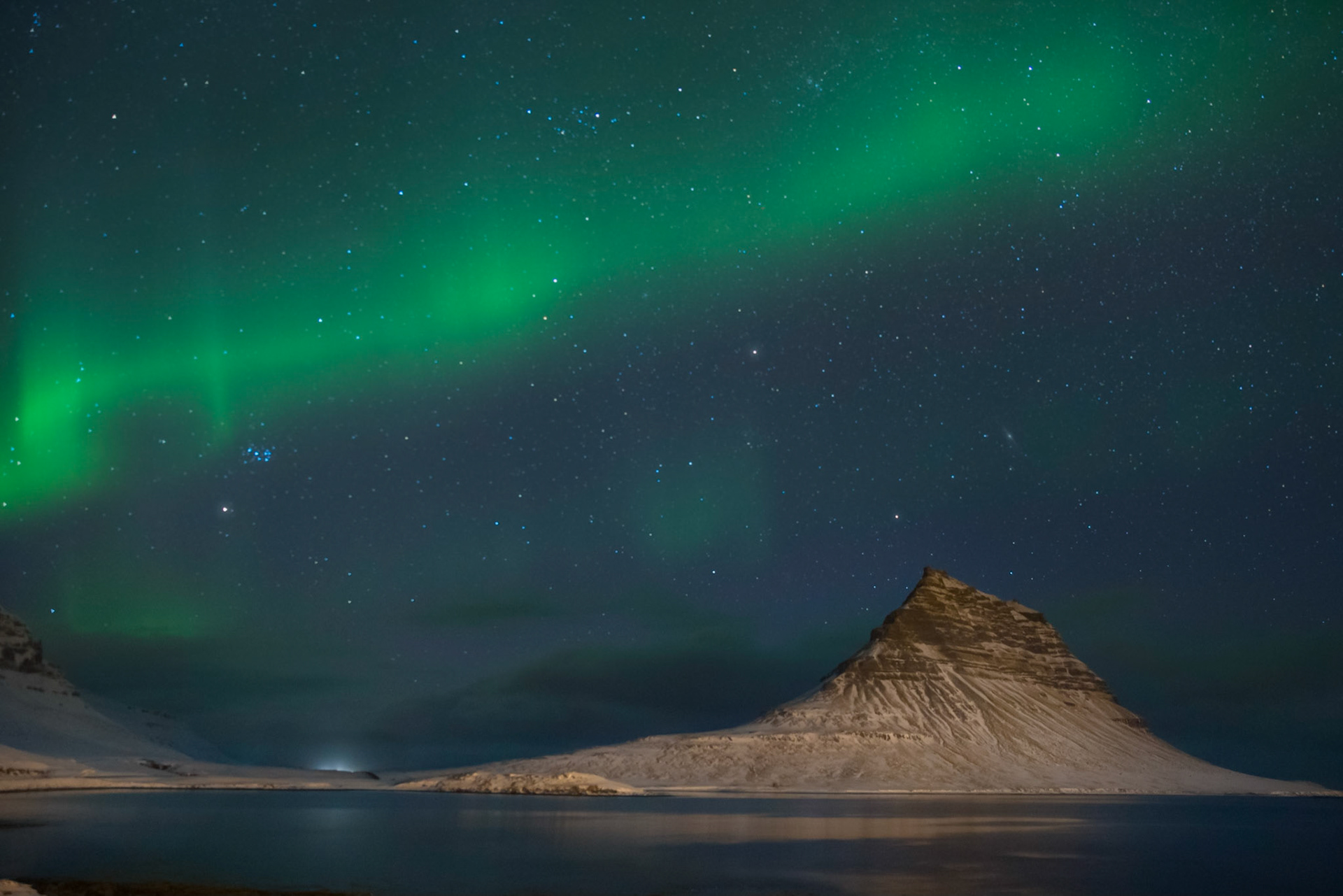 Northern Lights over KirkjufellVesturland, IcelandMarch 29, 2019Pentax K-1, HD PENTAX-D FA 24-70mm F2.8ED SDM WRISO 3200 24 mm  13.0 sec at ƒ / 2.8