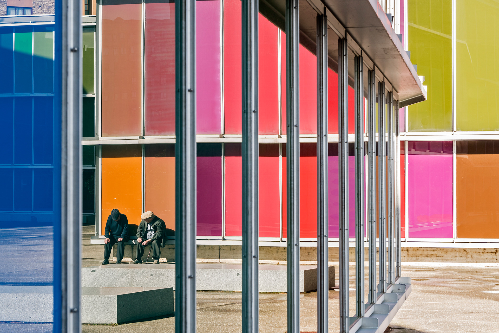 Imagen de fotografia urbana en el MUSAC de Leon ilustrando un articulo sobre las líneas en composición fotográfica