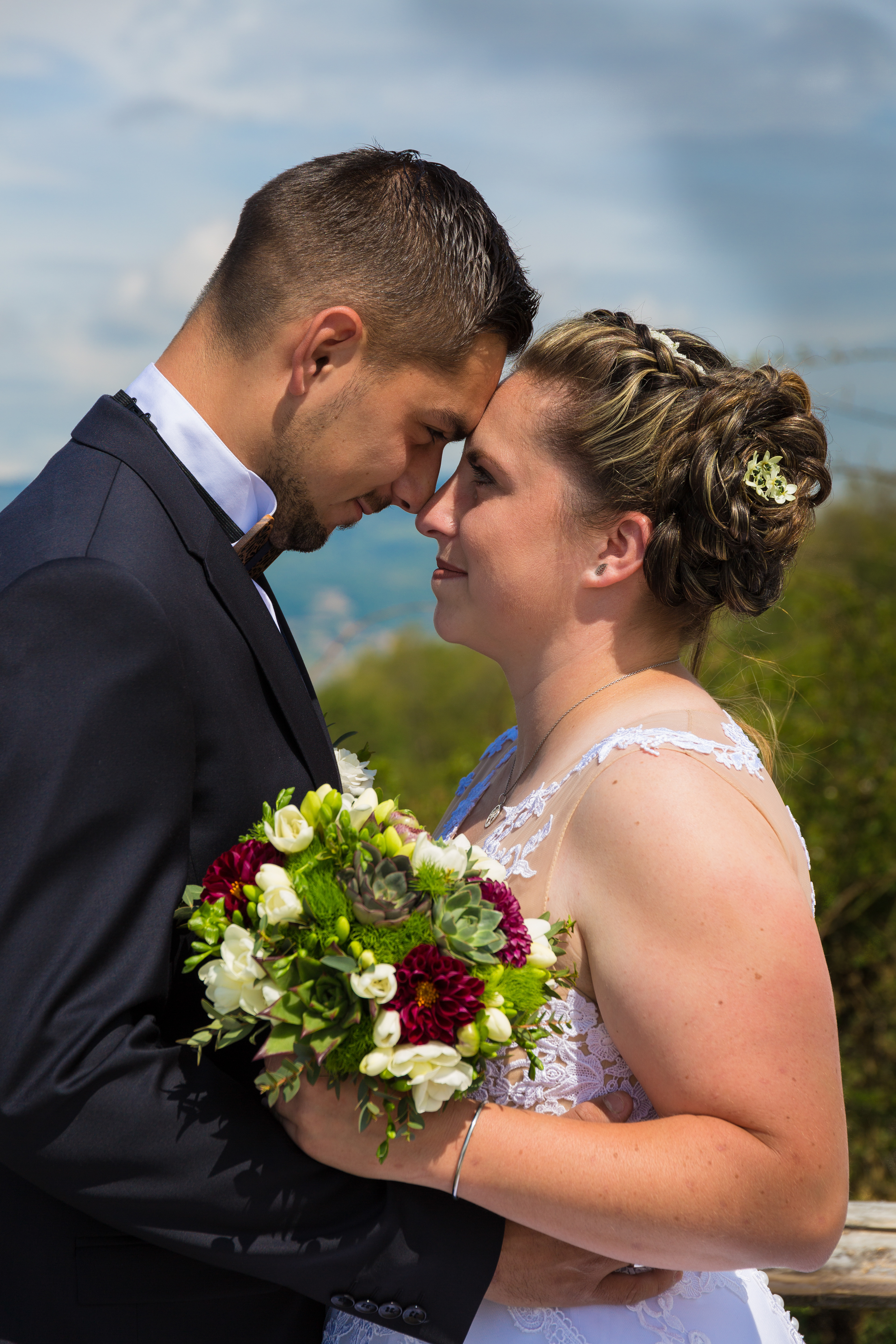 shooting couple mariage beaujolais by mika pollet photographe à Anse