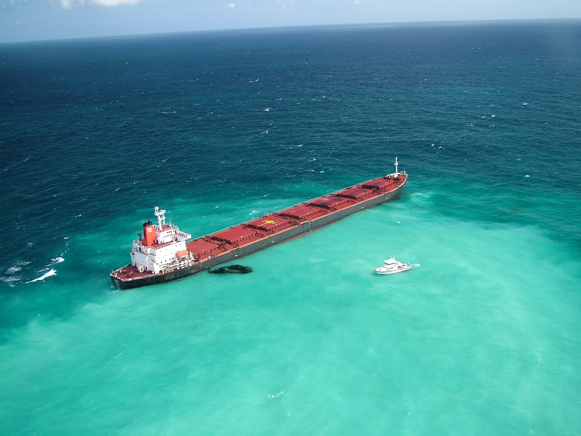The bulk carrier Shen Neng 1 being towed