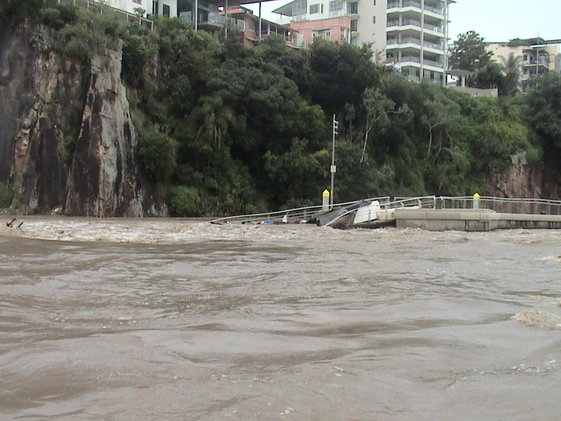 Brisbane Riverwalk, Kangaroo Point submerged by floodwaters