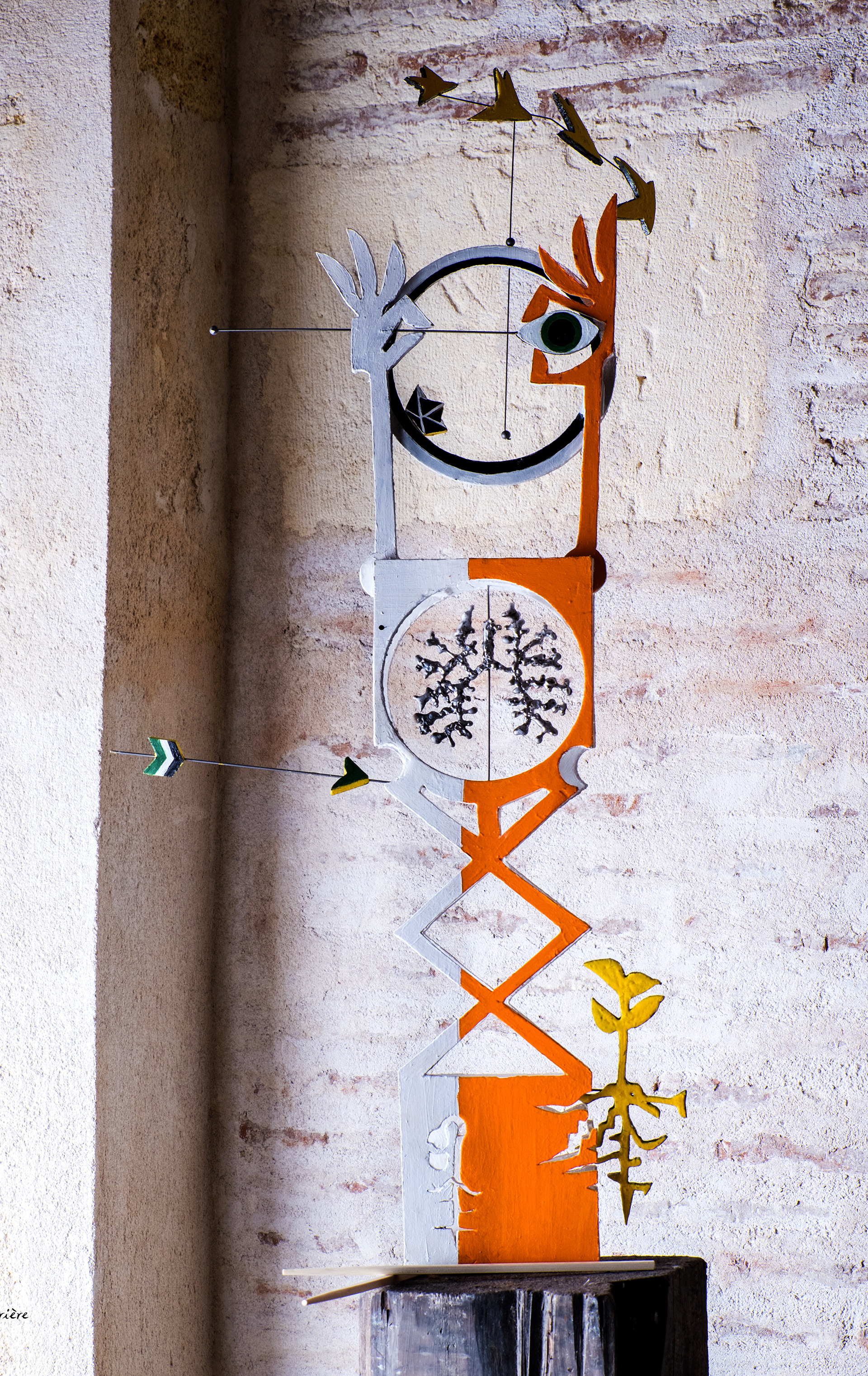 # 16 O 17 0 18 O # piano wire, wood, tin & pigments 77X30cm Cuiabà brazil 20082020