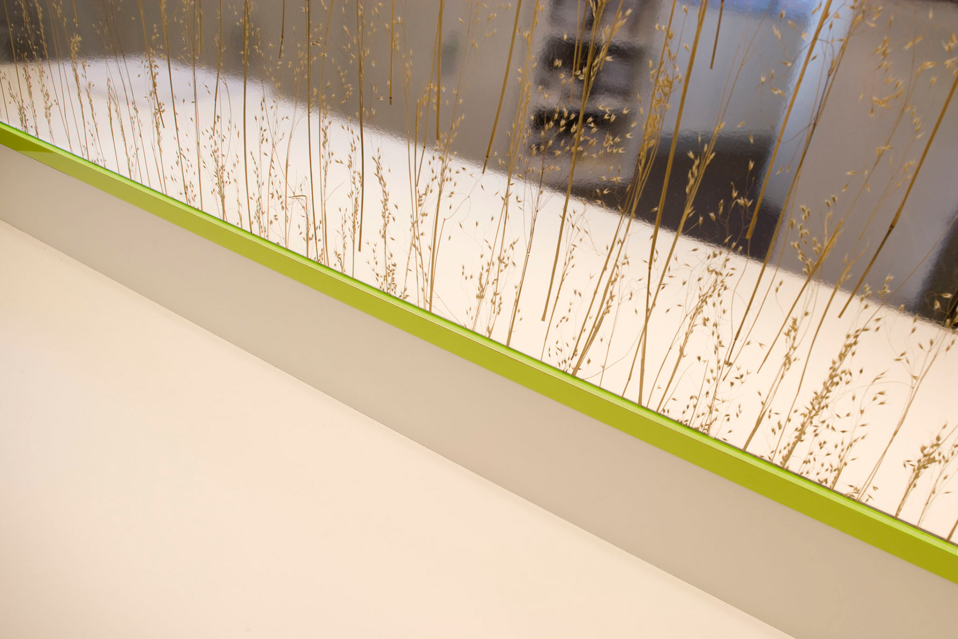 Baresque acrylic insert