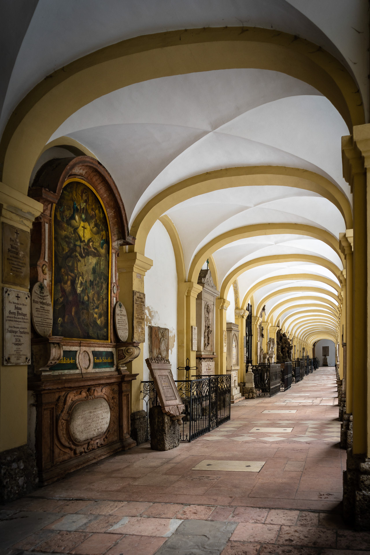 Peristyle around the cemetery Sebastiansfriedhof