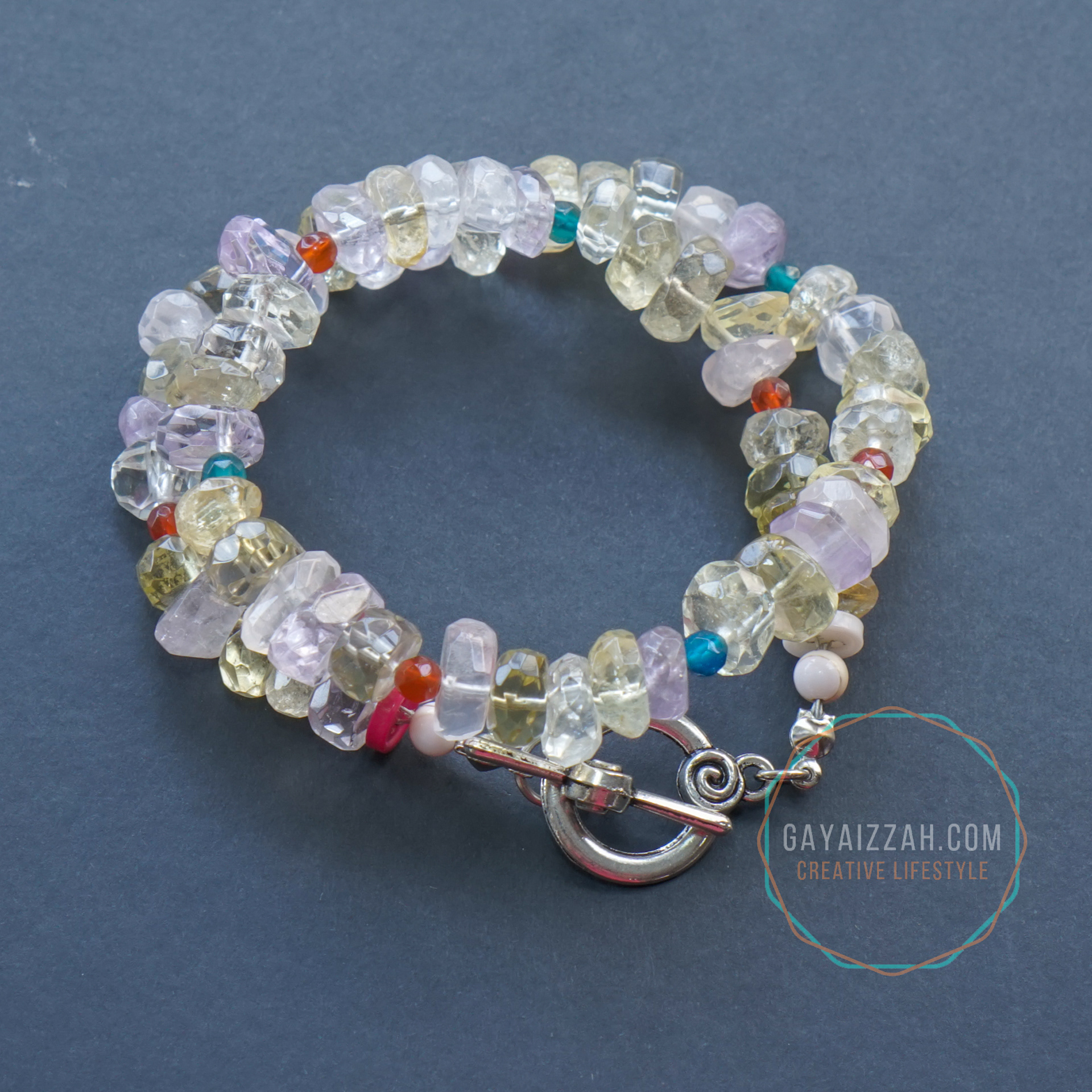 rm110: mix natural stones tied with Bedalon wire