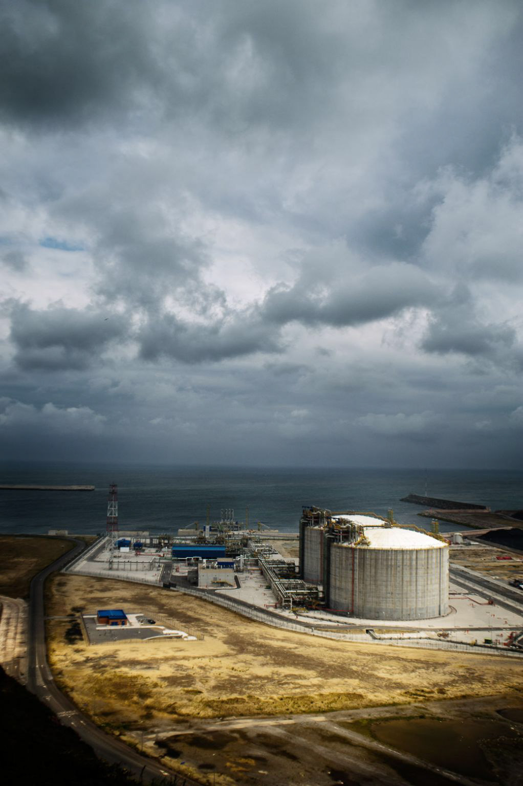 Enlargement of the port of ”El Musel”. Gijón, Asturias. The works of enlargement of the port of ”El Musel” were finished in 2010 after an investment of €630 million (40% of which were EU funds). Since then, it has remained empty and virtually unused. The regasification plant (another €380 million) was finished in 2012, but could not be put into operation because it was not connected to the national gas system. Moreover, in 2013, the Superior Court in Madrid ruled it to be illegal because it is built within 2 km of inhabited areas. In spite of the sentence and having a study stating that this plant will not be put into service until at least 2017 due to lack of demand, the national government authorized the construction of the pipeline (another 12 million euros) that now links it to the national gas system. If the Supreme Court ratifies its illegality, it will have to be demolished.