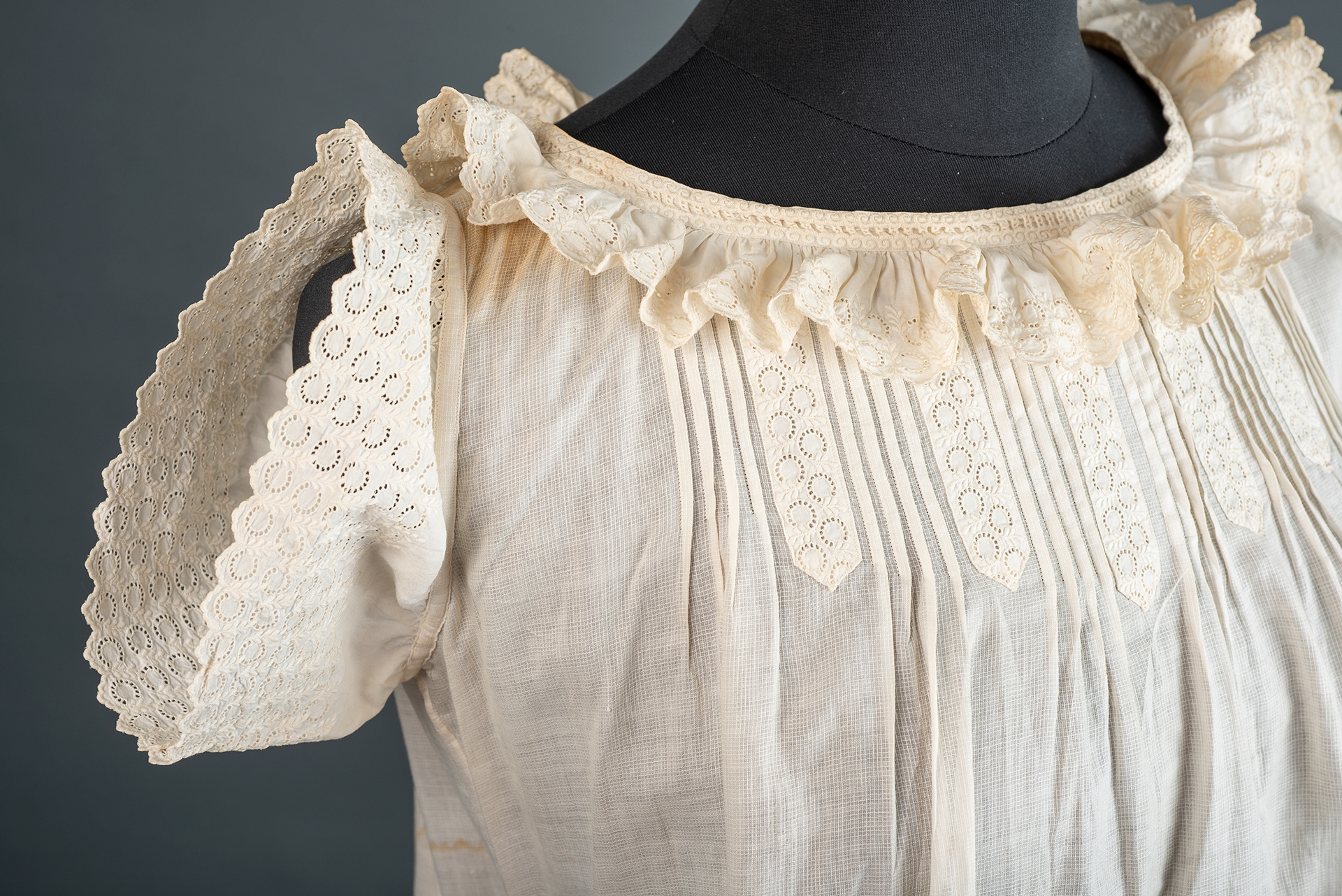 Wearable History - Dolly Varden and Bed Gown
