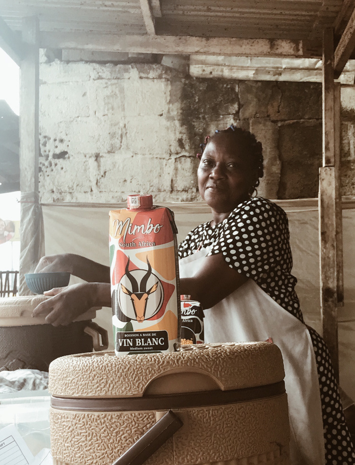 Ma tante christine vendeuse de beignets haricots à IPD