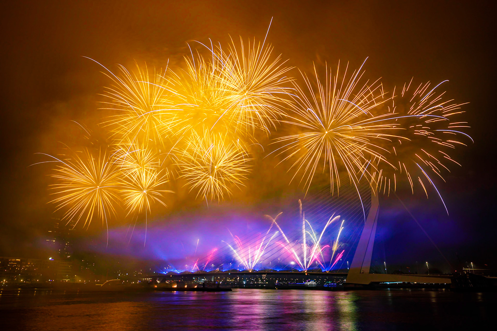 Het Nationale Vuurwerk Rotterdam.