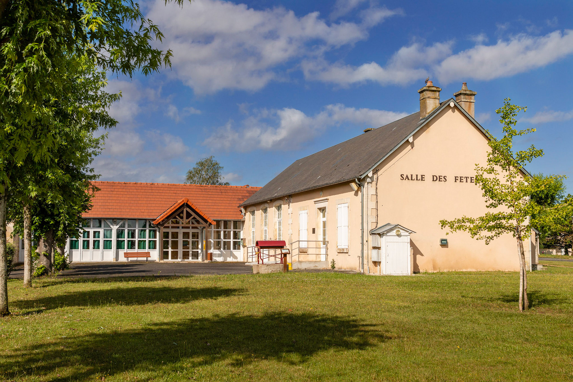 Ecole et Salle des Fêtes de Sury-près-Léré