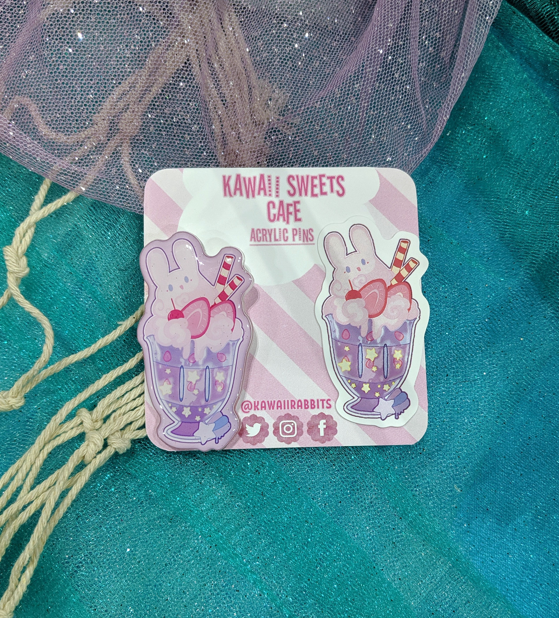 Bunparfait  Acrylic Pin