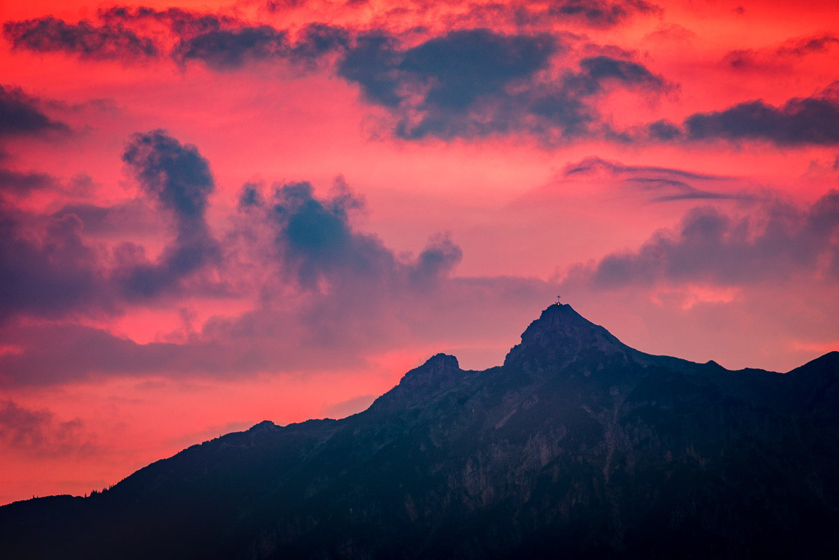 die ersten Feuer brennen schon