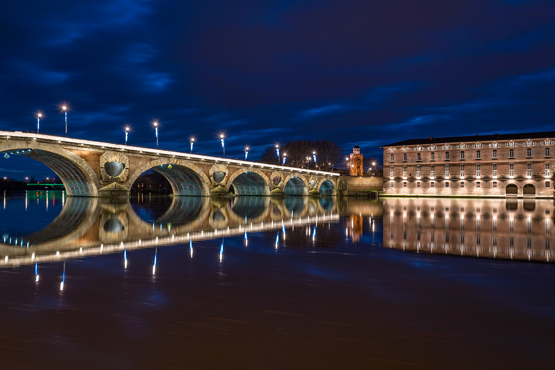 Toulouse _ Pont Neuf et Hotel Dieu