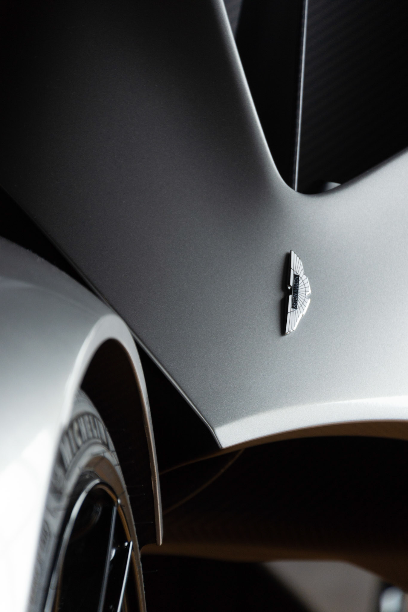 Aston Martin Valhalla
