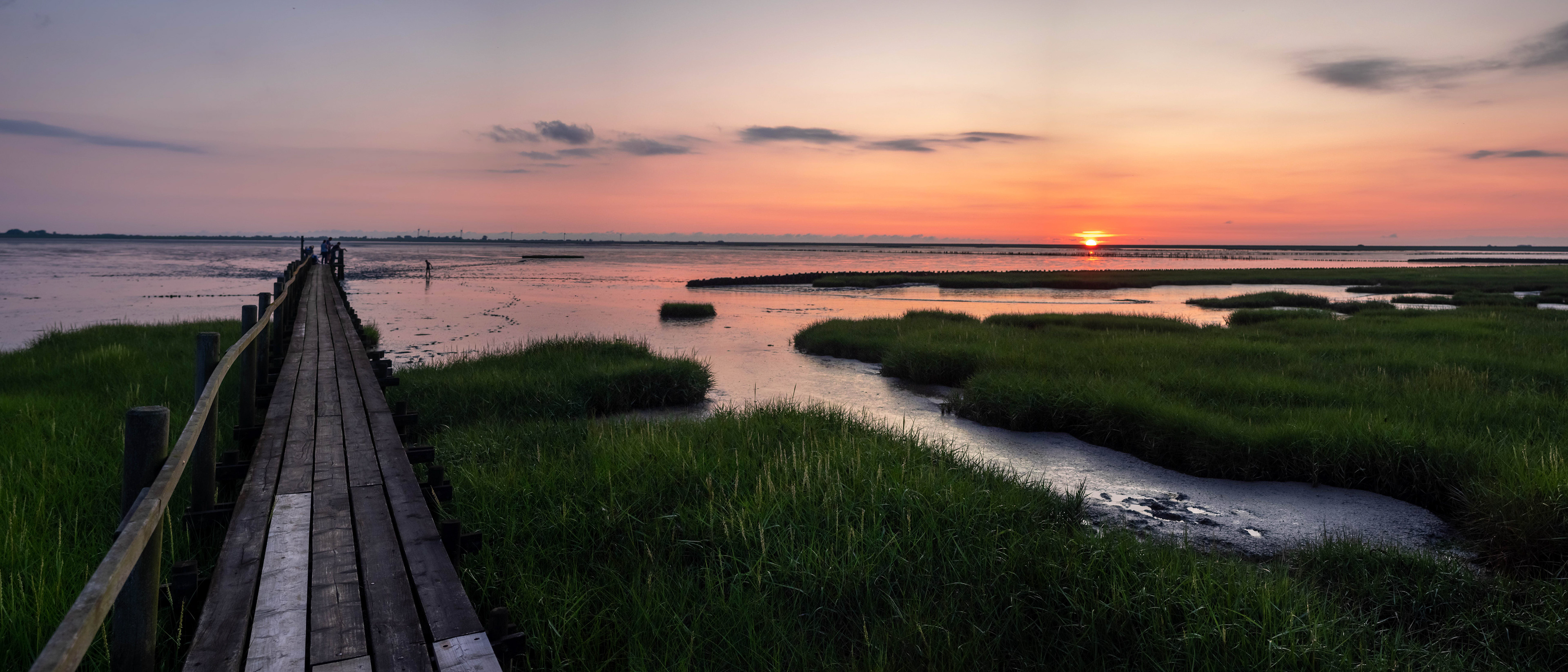 Sunset at halebüll-foodbridge