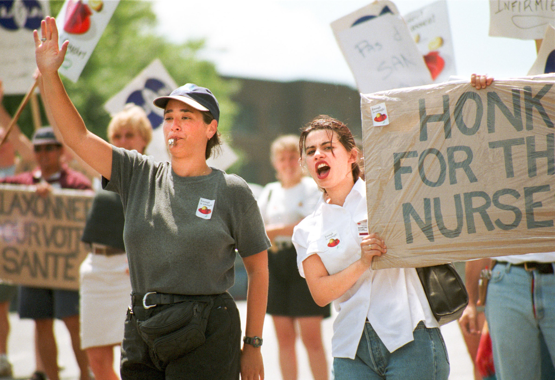 In July 1999 nurses and supporters demonstrated and encouraged passing motorists to show their support.
