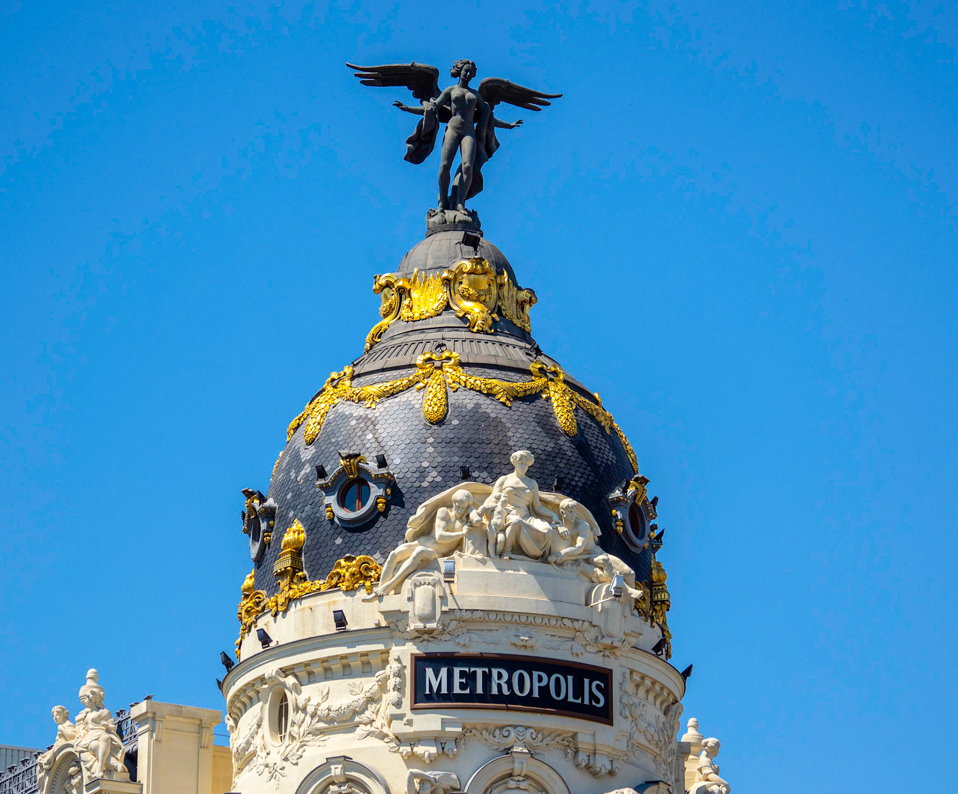 Intersection of Calle de Alcala & Calle Gran Via