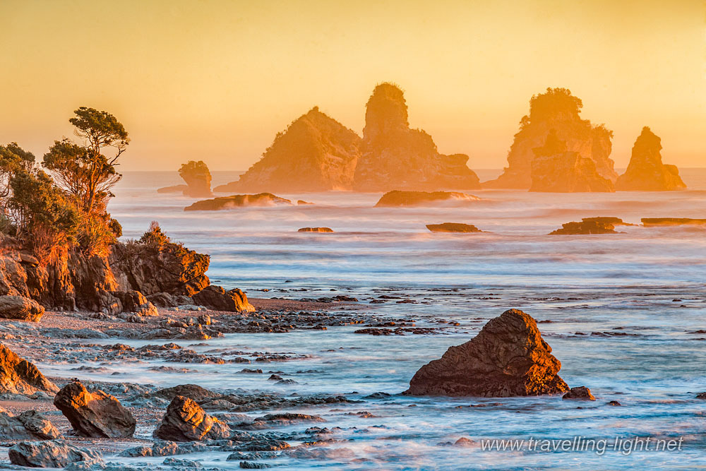 Motukiekie Rocks, West Coast