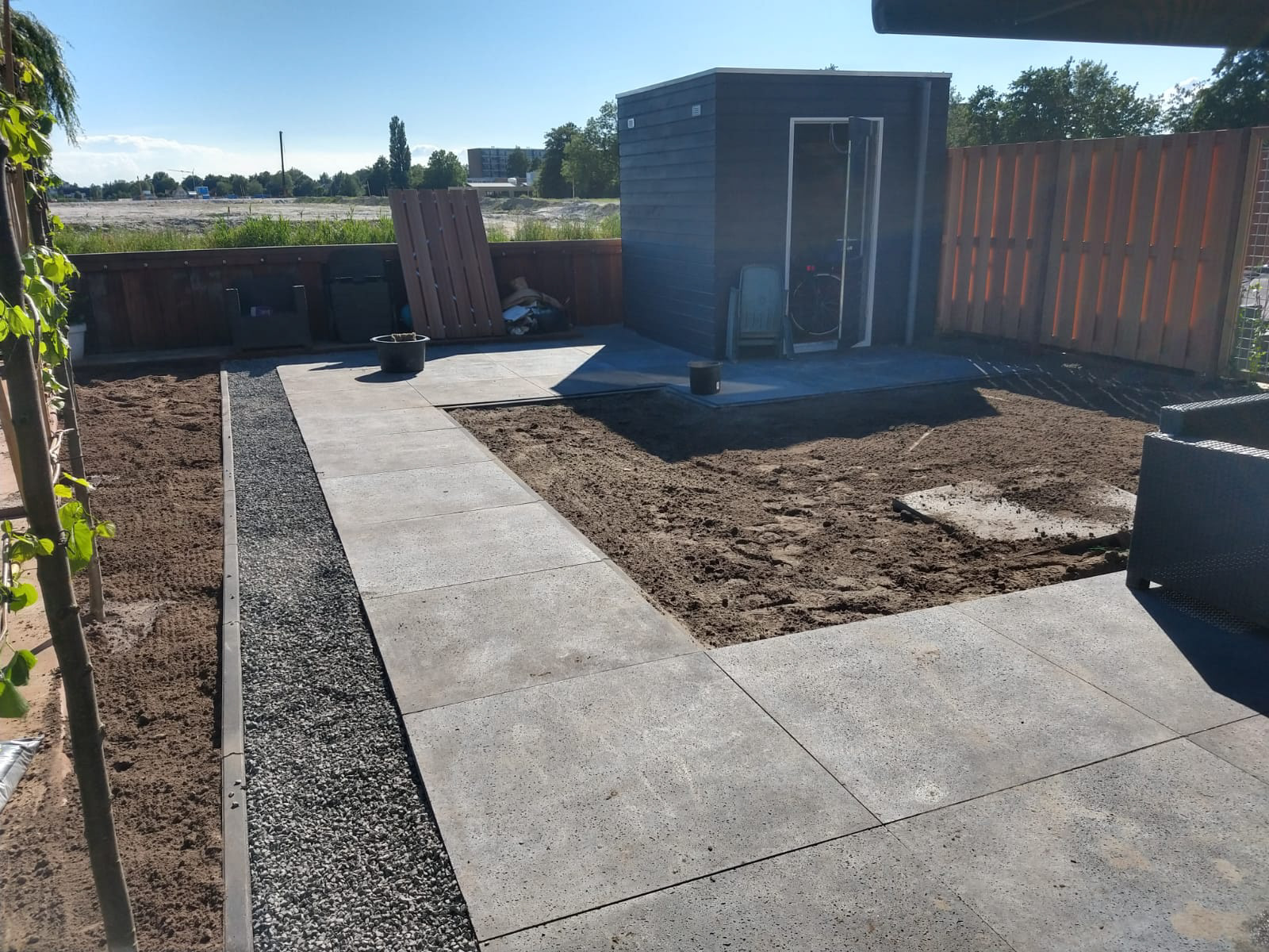 Foto 6: Looppad naar terras 2.