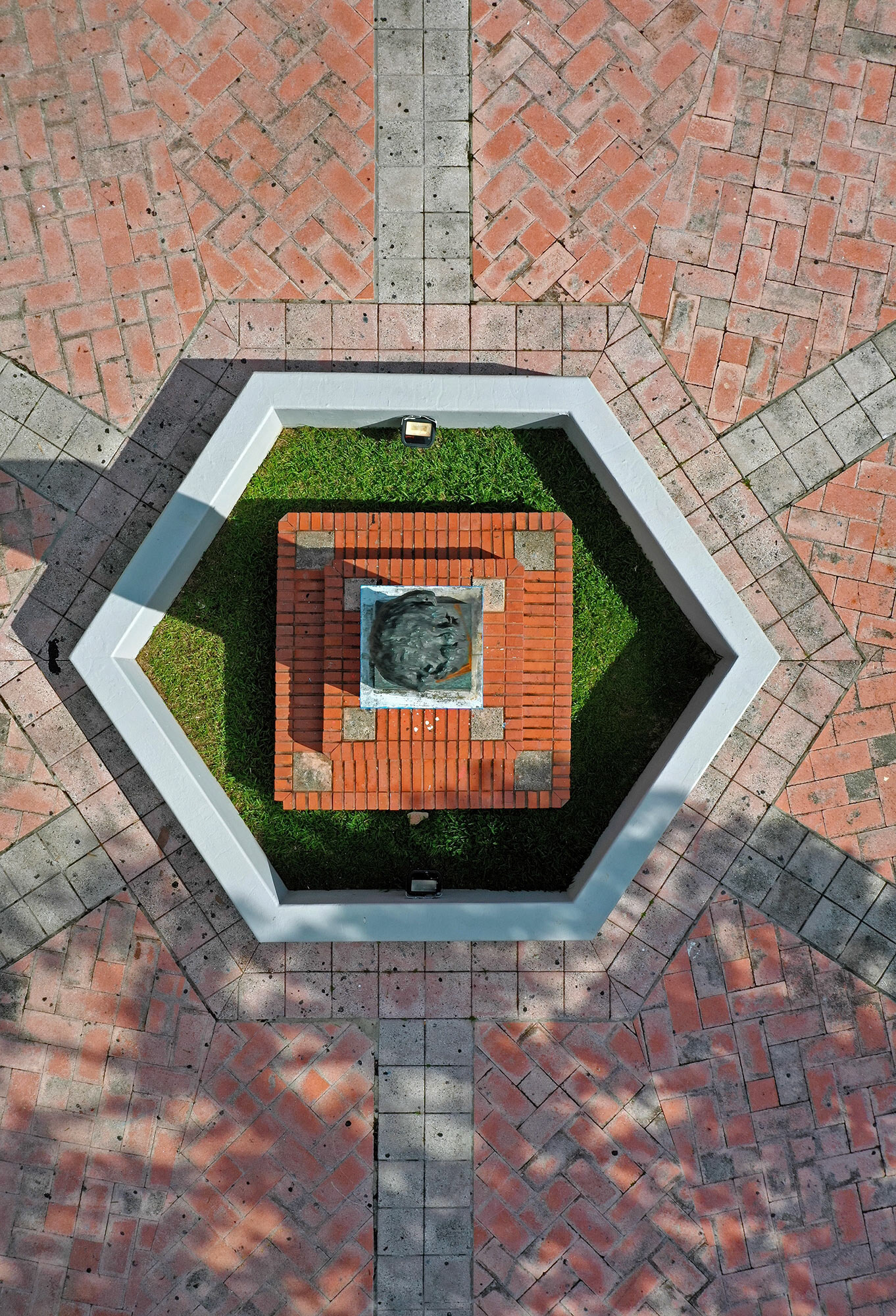 Monumento a Betances, Lares