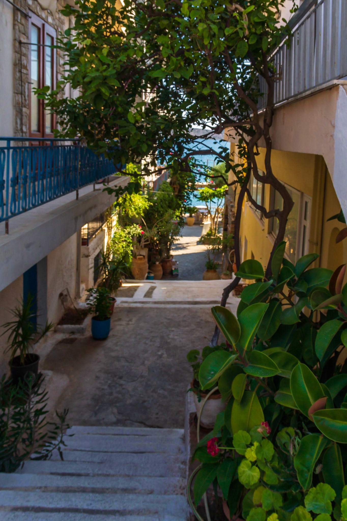 Narrow streets, stepping down to the shore