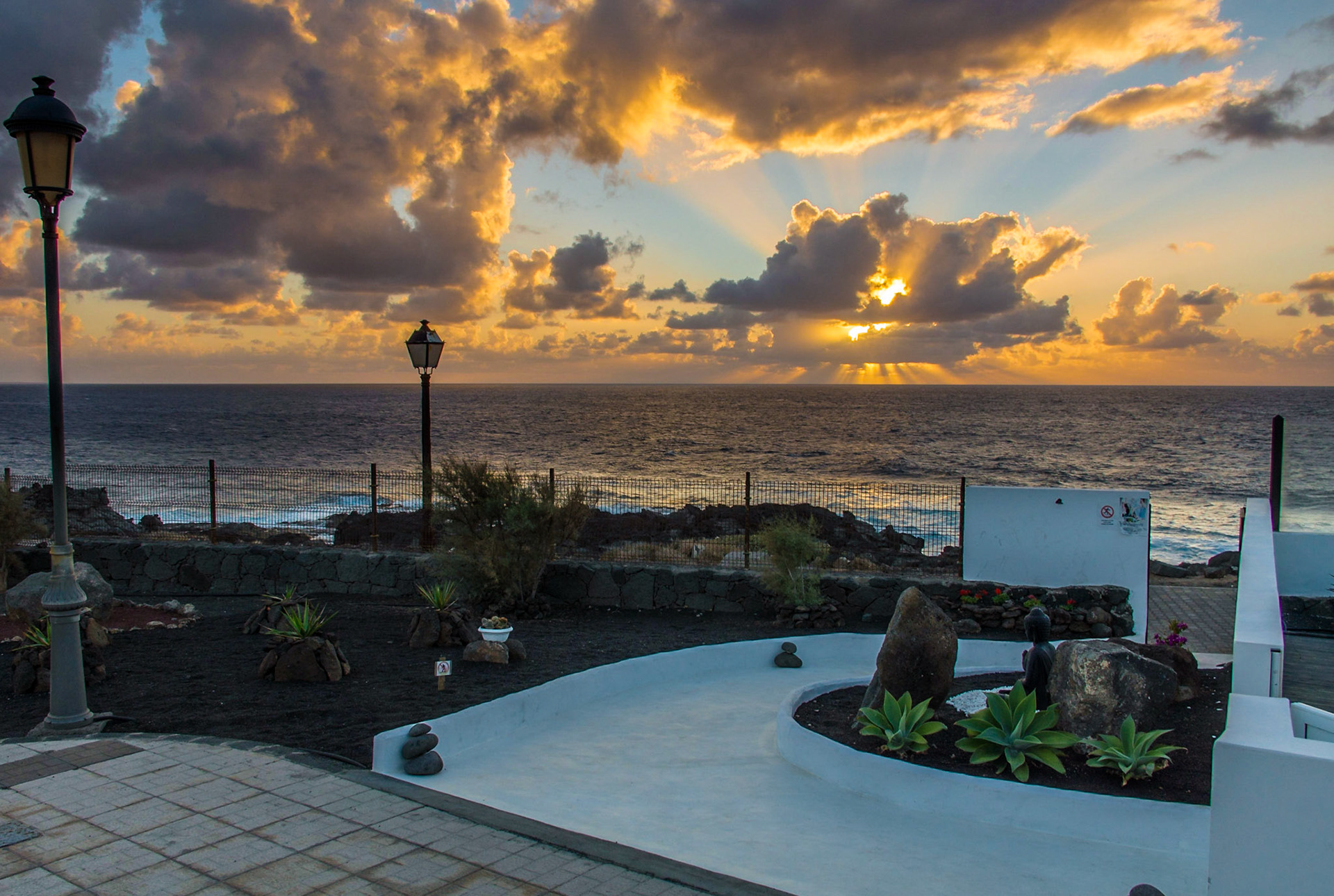 Almost the last rays of the day, Playa Blanca, Lanzarote