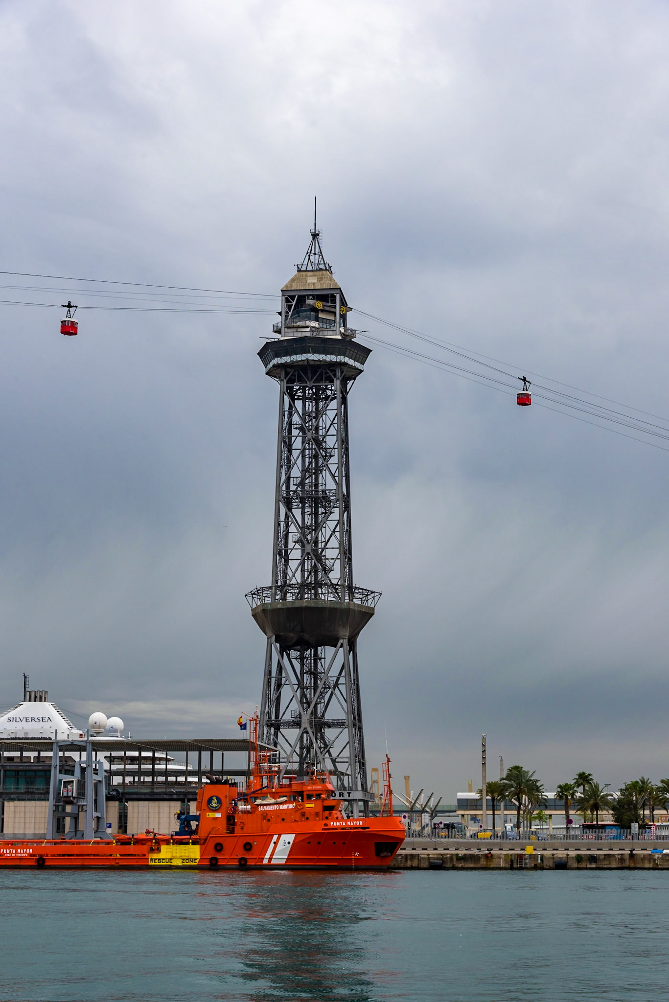 Passing Cable Car Traffic!