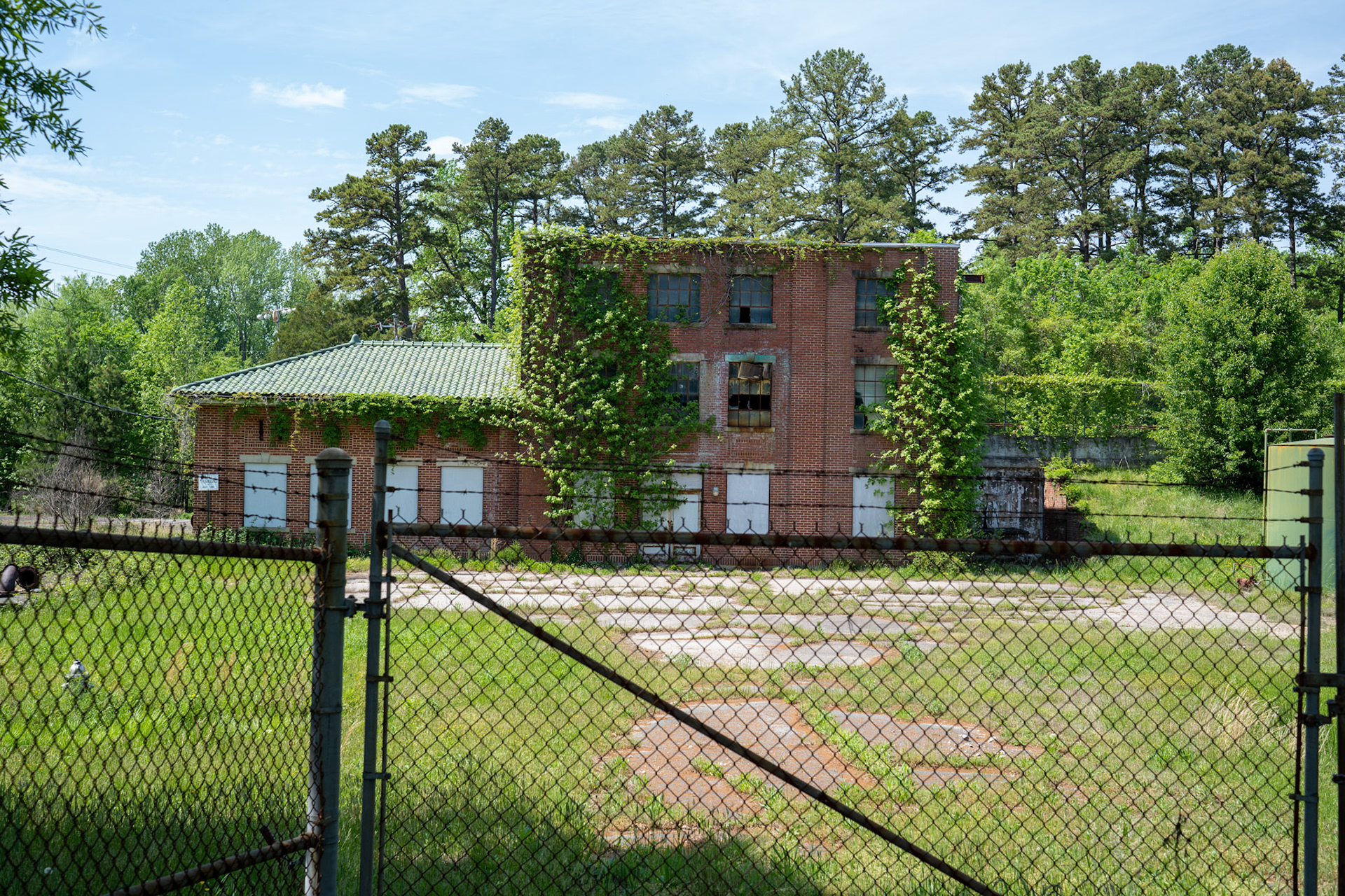 Abandoned Building, Unknown Location, NC. 2019.