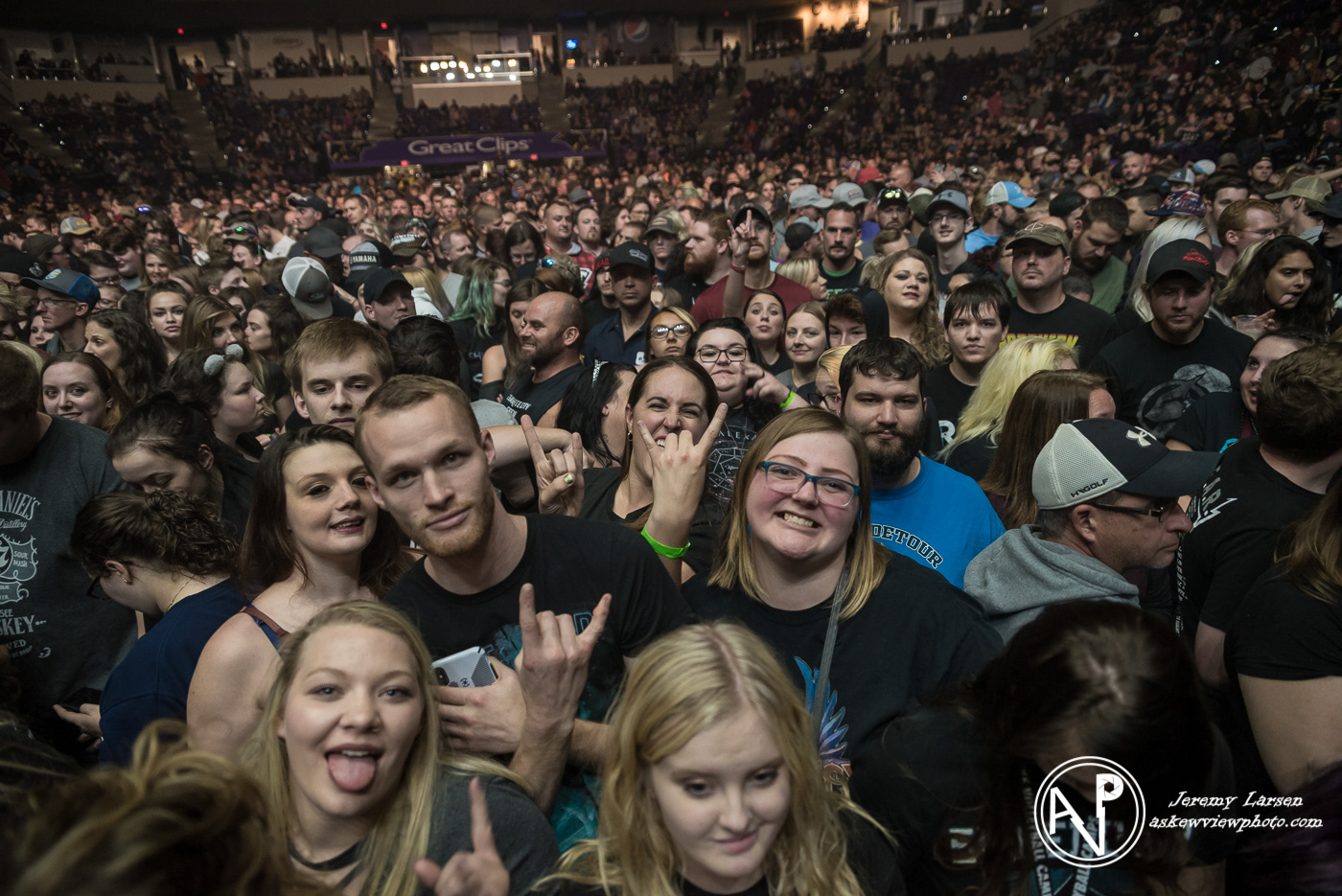 Crowd for Shinedown