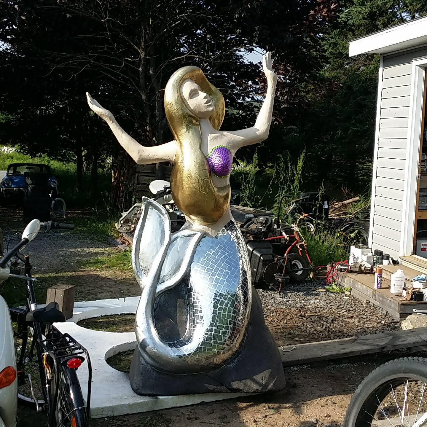 Queen Catherine of the Cove blingy tail completed