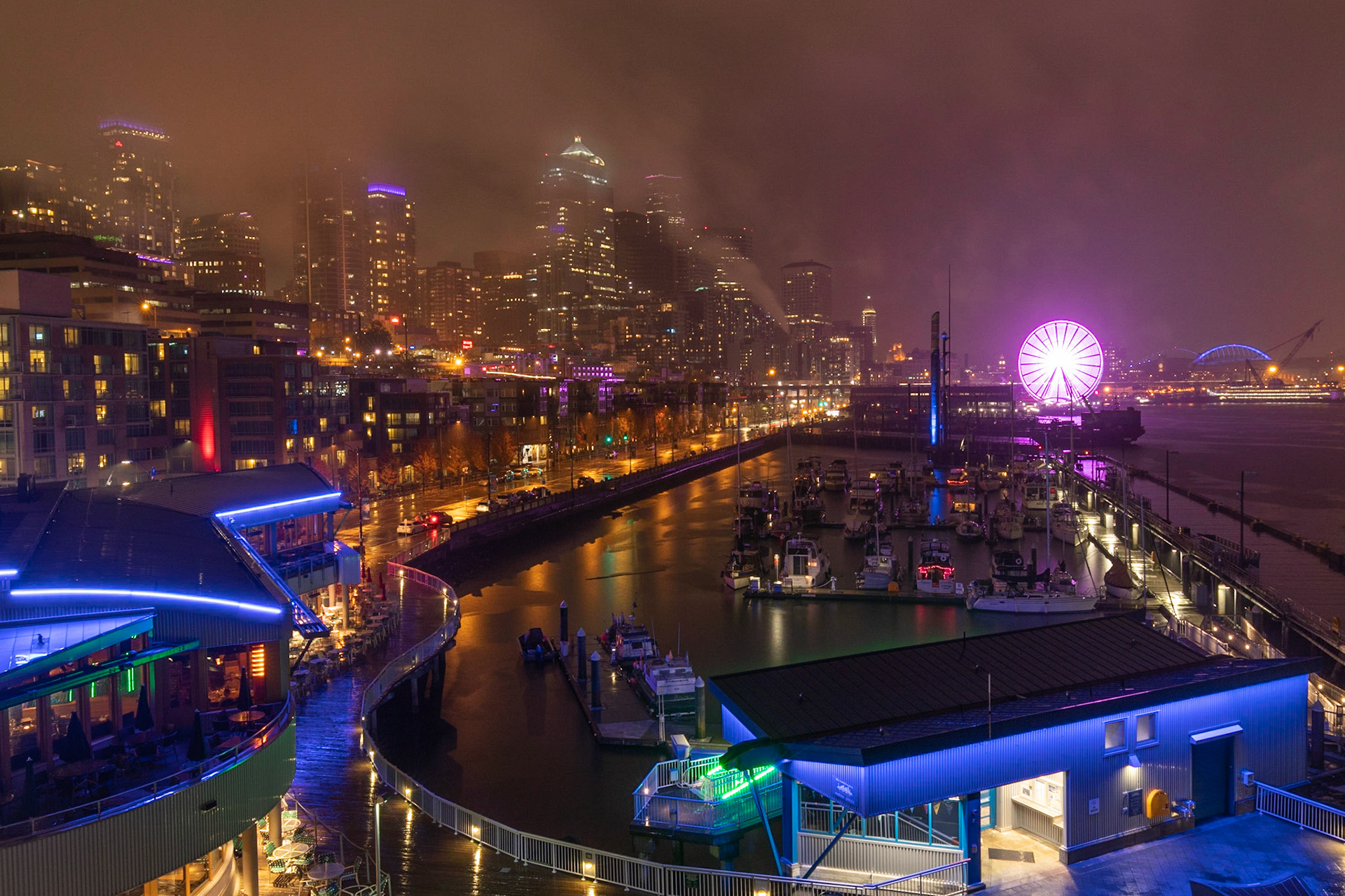 THE GREAT WHEEL AT PIER 57 ON ELLIOTT BAY