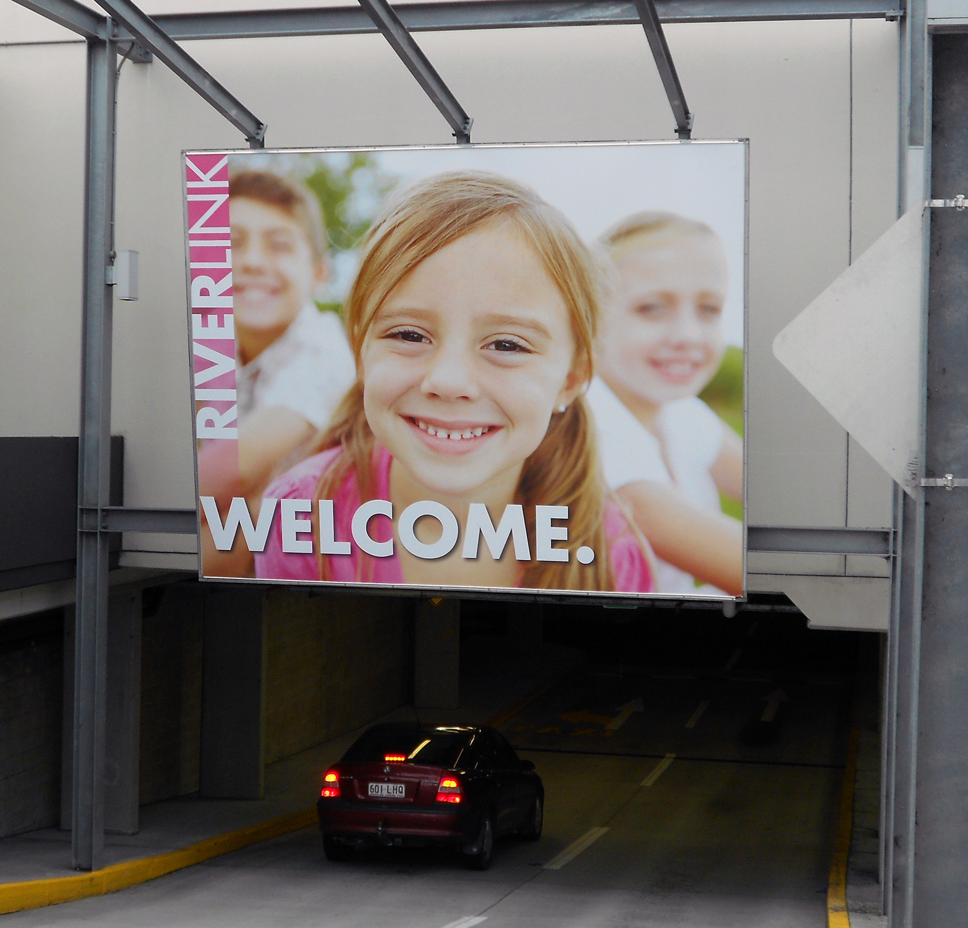 Riverlink shopping center banners 