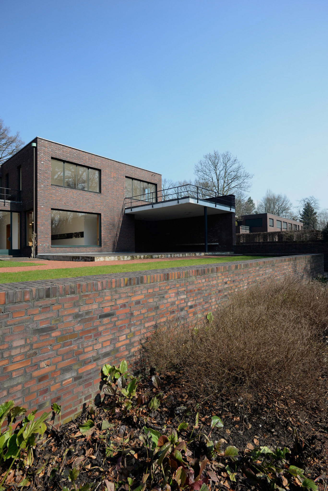 Sergio Santa Haus Lange And Haus Esters