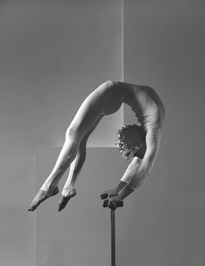 Male nude contortion — pic 9