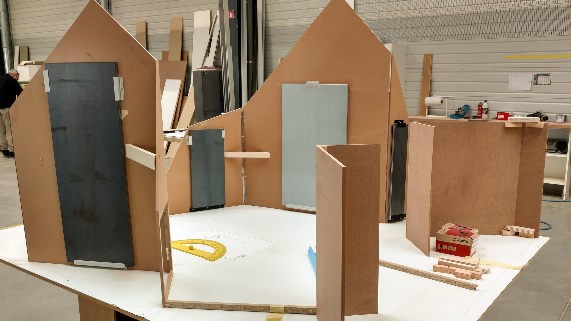 Maquette volume à échelle réduite pour vérifier la stabilité du futur ouvrage