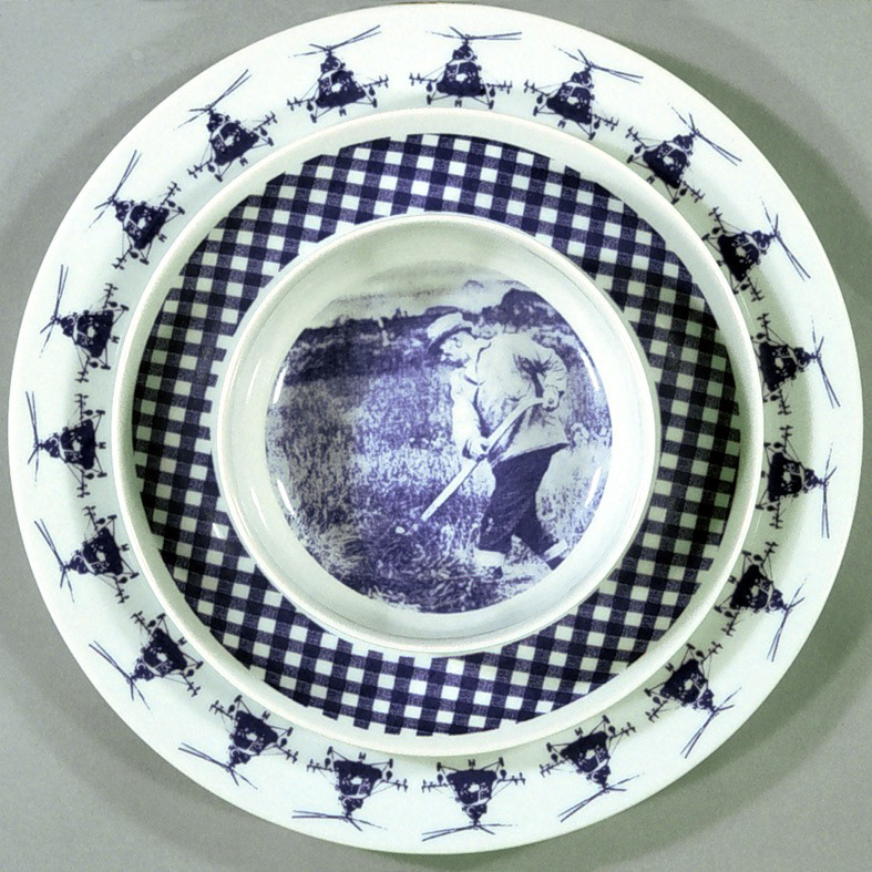 The plates were sold in the gift shops of the Modern Museum in Stockholm and at Louisiana Museum of Modern Art 2002