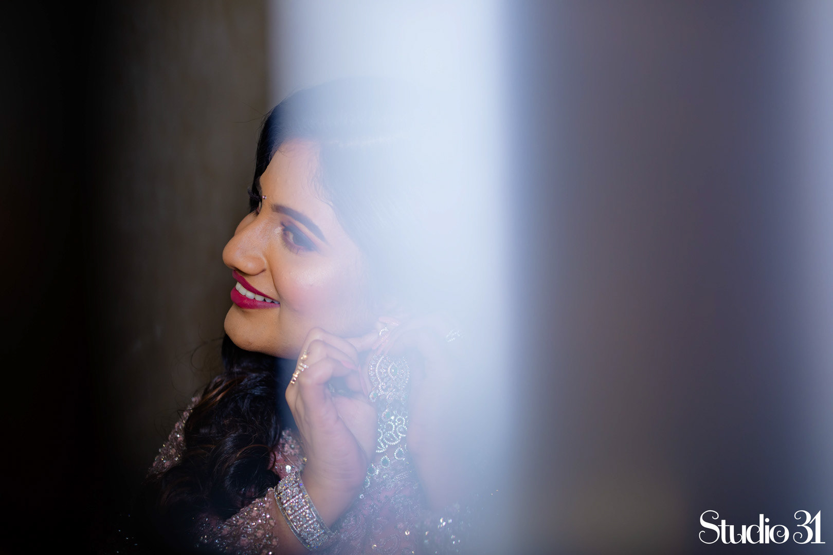 Candid wedding photography at M Conventions, Chennai by Studio 31