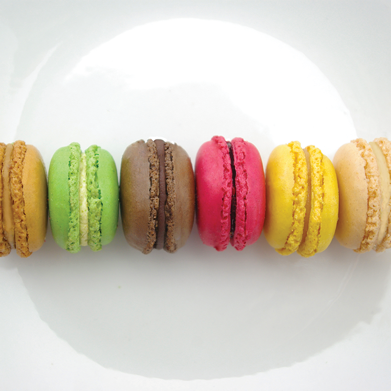 Macarons français multicolores
