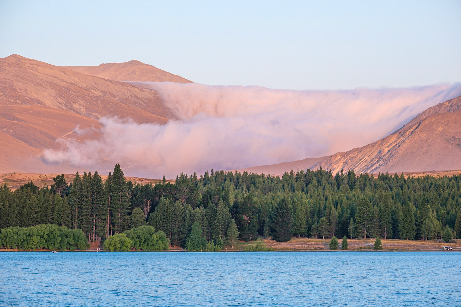 lake tekapo