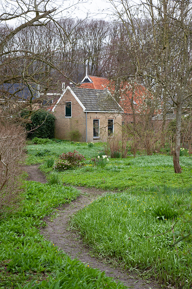 ST2 007