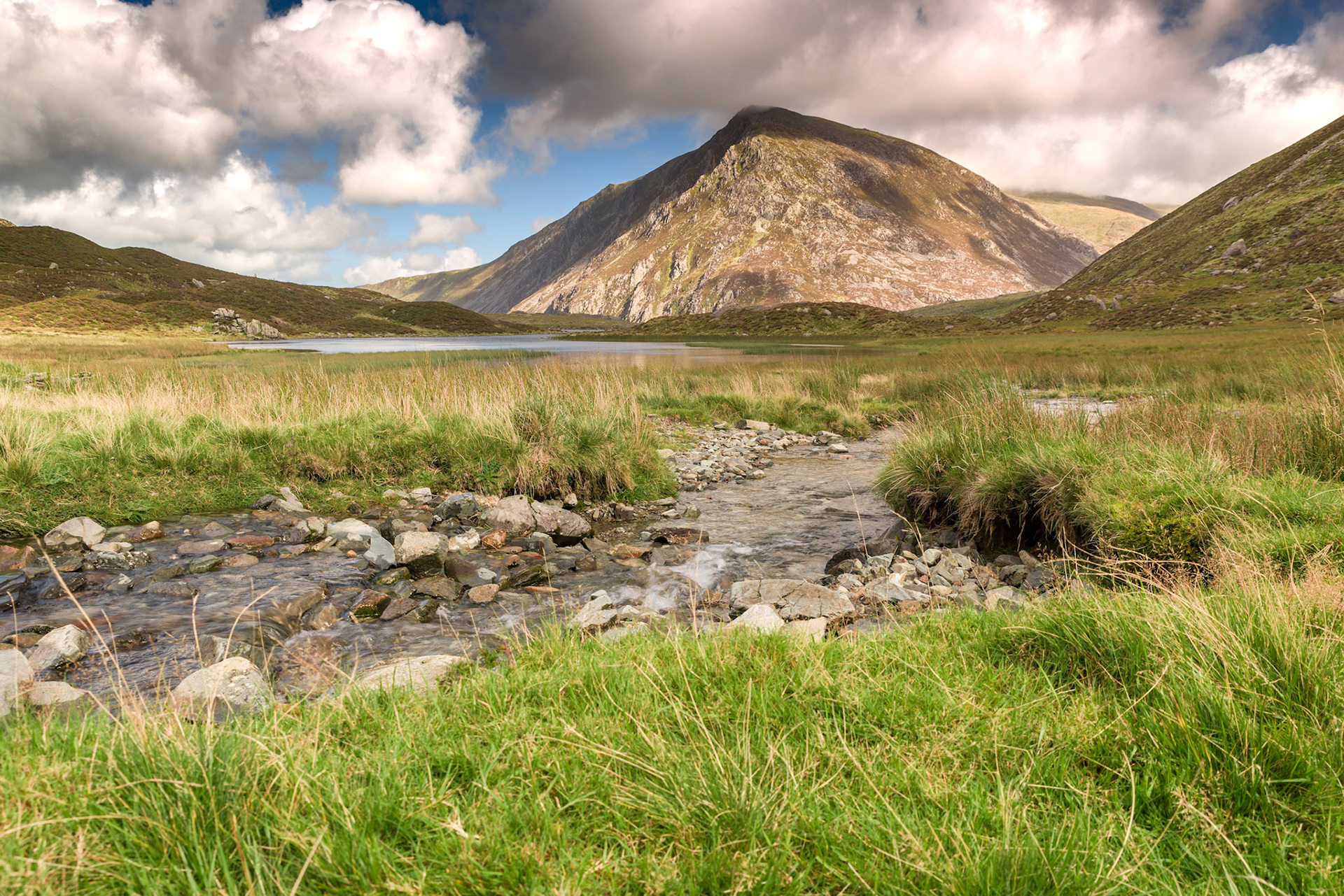 Pen yr Ole Wen is the seventh highest mountain in Snowdonia and in Wales. It is the most southerly of the Carneddau range.