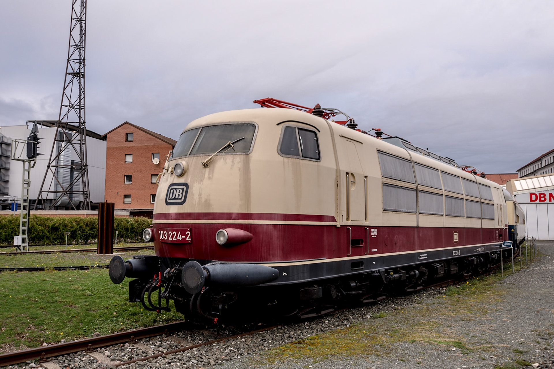 Meine Lieblings-Lokserie, die Baureihe 103 - hier die 103 224, zur Zeit ausgestellt im #DBMuseum #Nürnberg. Mehr Bilder vom Besuch im #Verkehrsmuseum auf blog.standfest.net