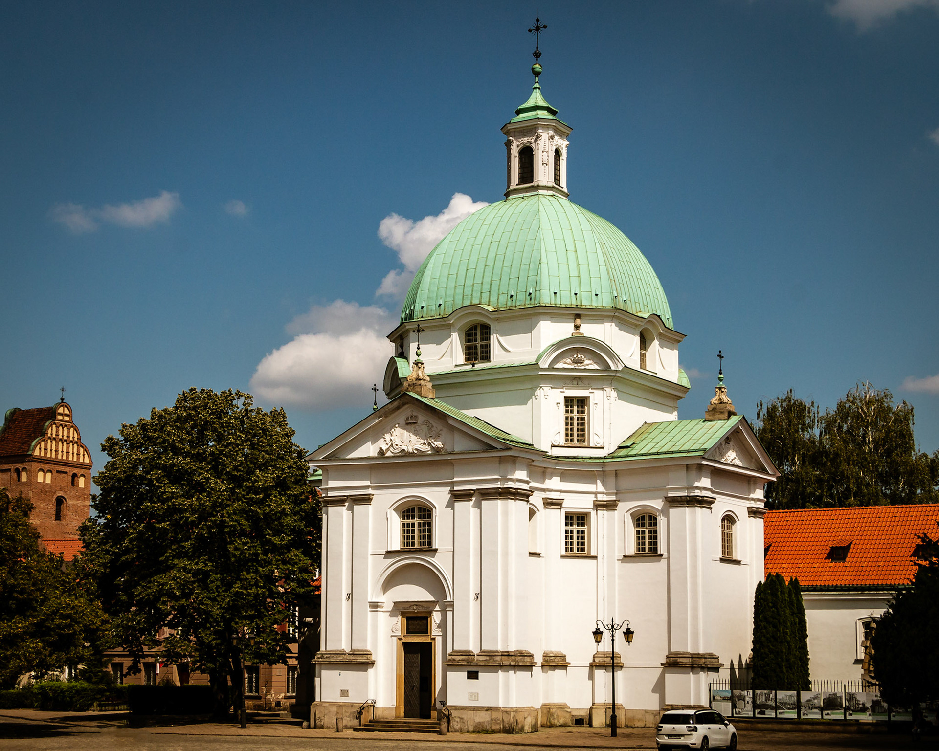Warsaw Catholic church in New Town Square