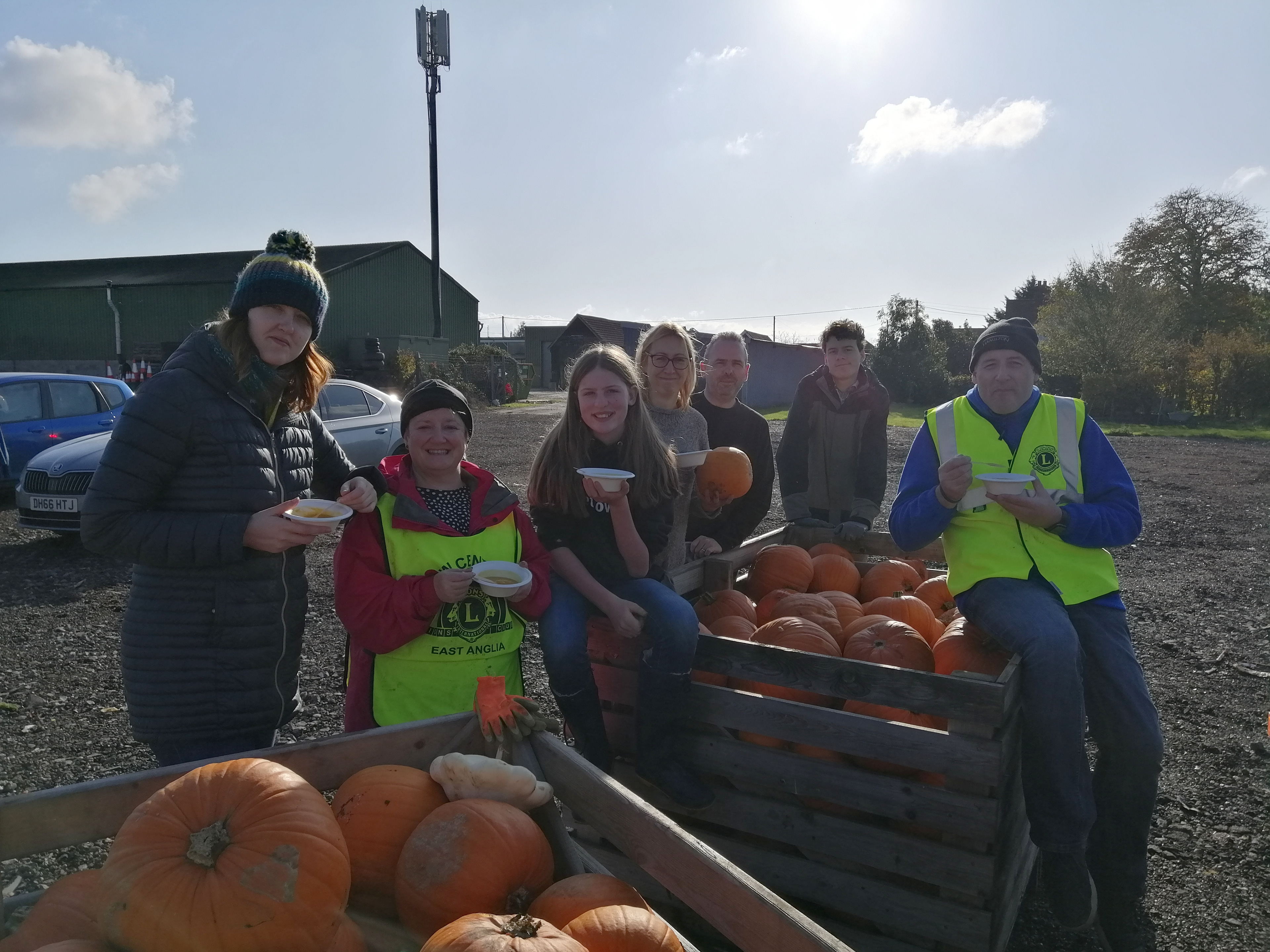 Having a "soup-er" time! Gleaning relies on volunteers coming together from all walks of life to reduce unnecessary food waste. At one of our gleans in 2019, volunteers from numerous Lions Clubs gleaned 6 tonnes of pumpkins and squashes from Foxes Farm near Basildon. The group of volunteers enjoyed the fruits of their labour together from the previous week's glean in Peterborough, proving that pumpkins have a use far beyond Halloween. The pumpkin soup was scrumptious!