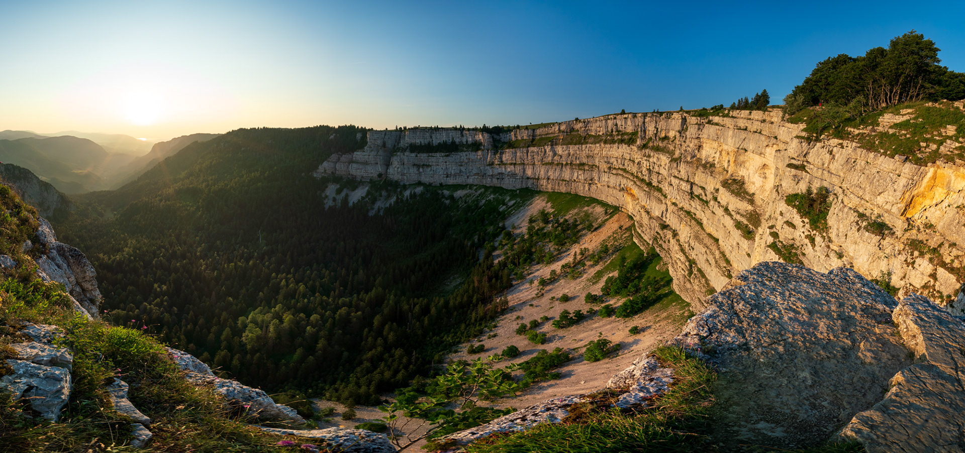 Les géants des Alpes : Le Creux du Vans