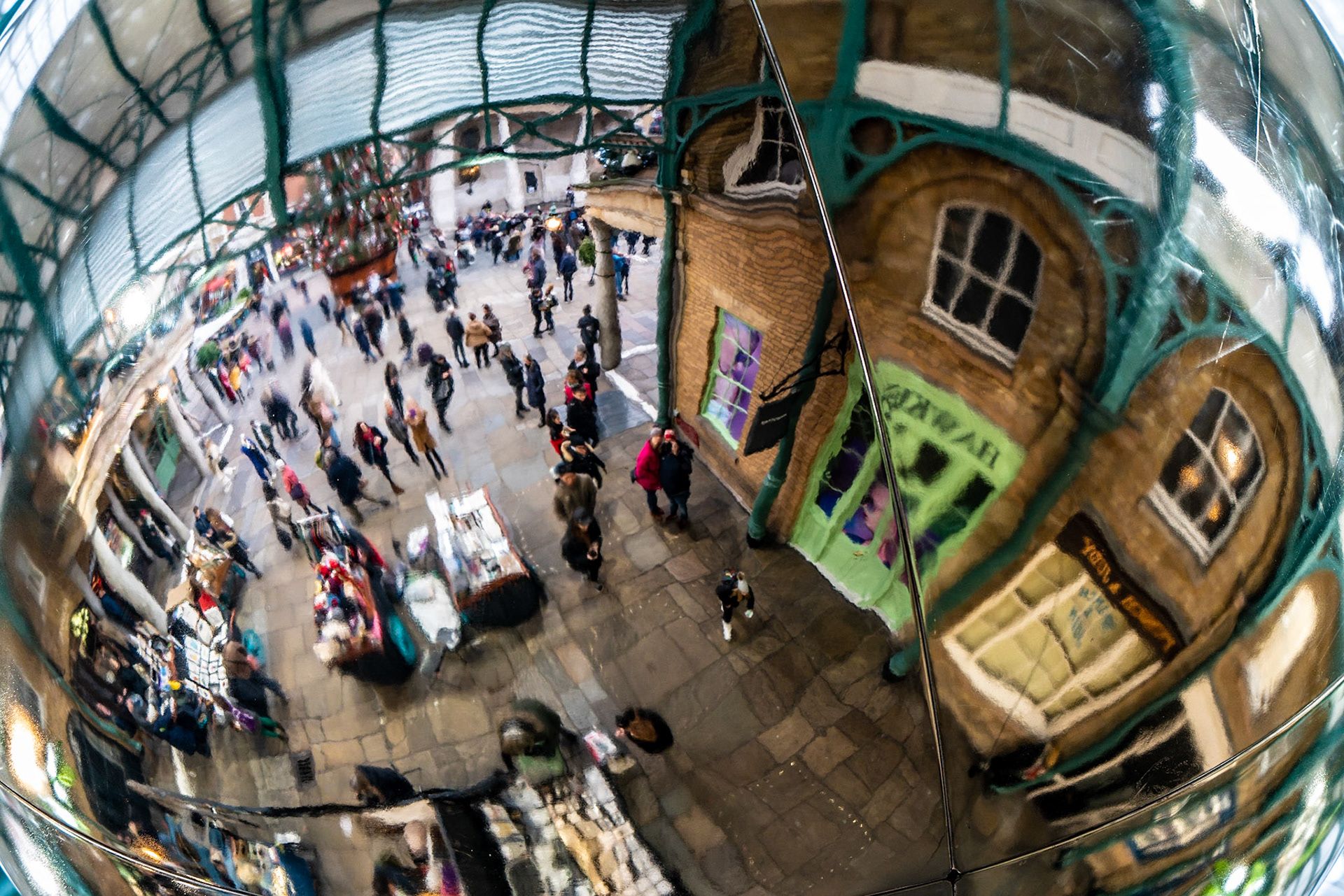 Flew back to London this morning for a weekend of Christmas Shopping. Covent Garden is always on the list when we are in town