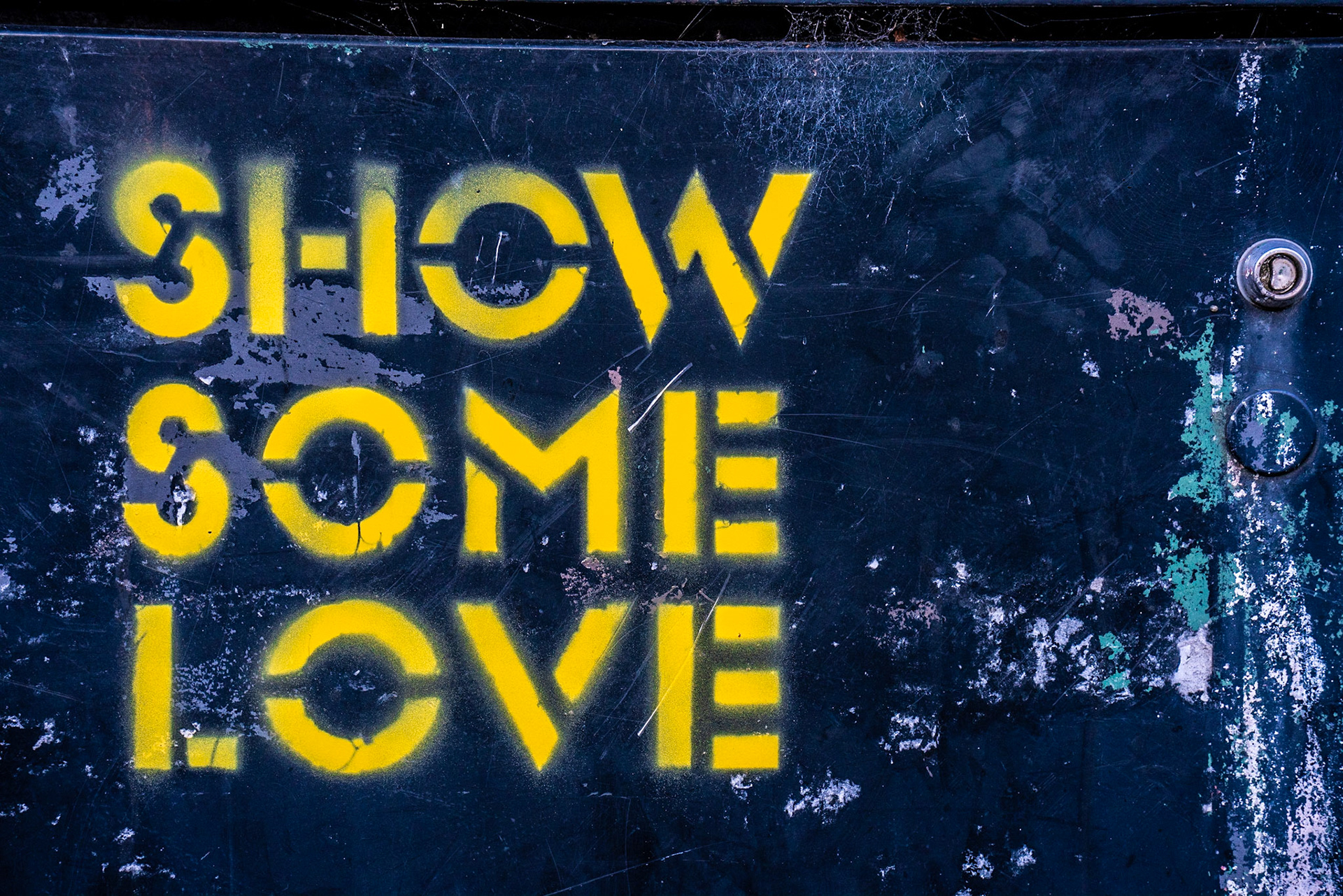 This 'grafitti' was popping up all over Belfast