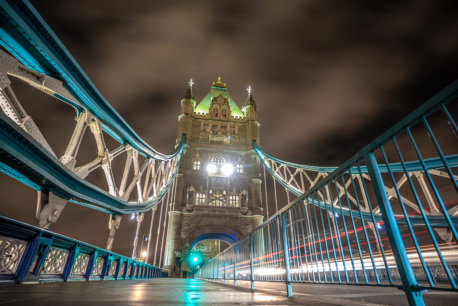 First day in London for bootcamp 3.0. Staying at Doubletree Tower of London and crossed Tower Bridge for dinner